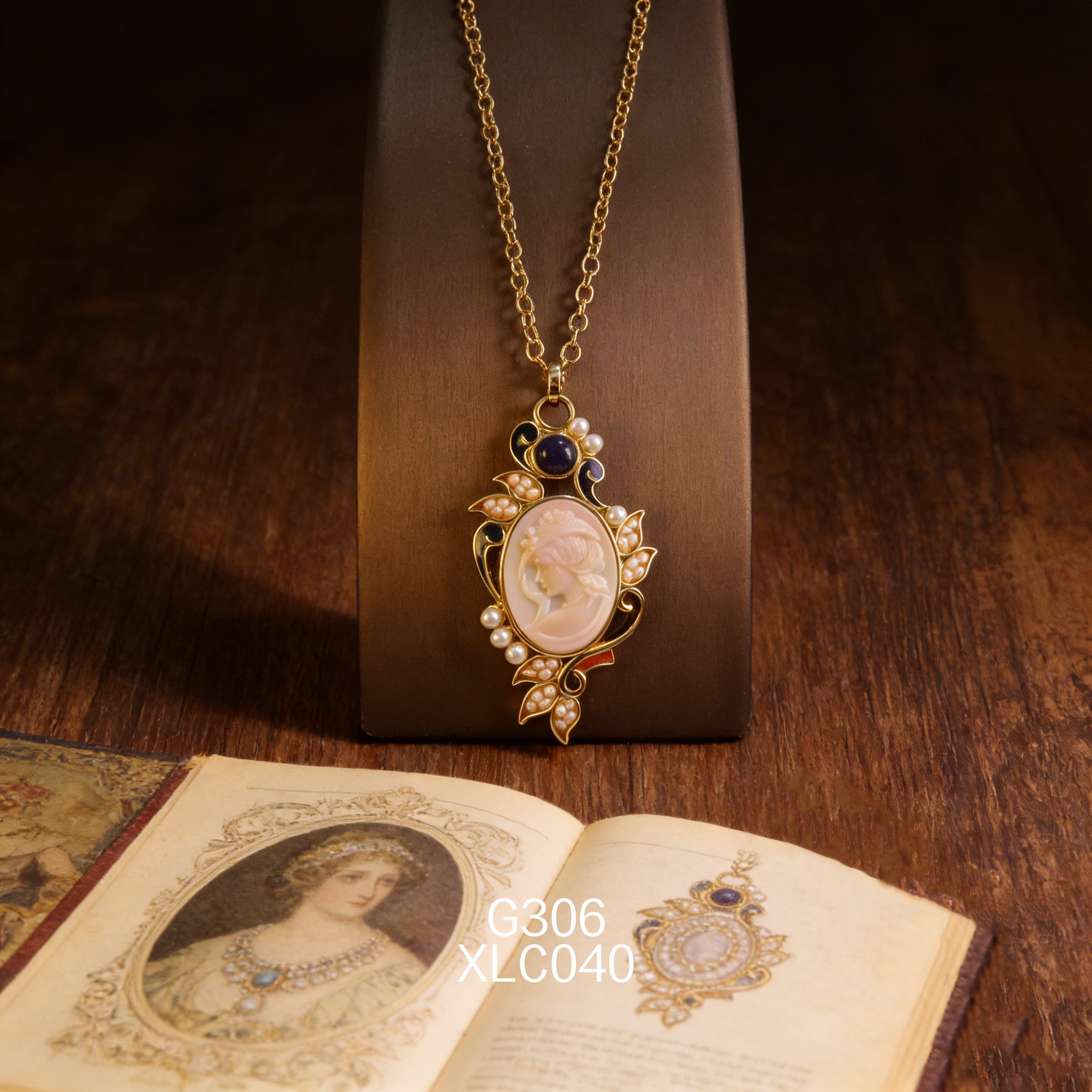 Gold-plated Vintage Cameo High-End Pearl Abalone Necklace