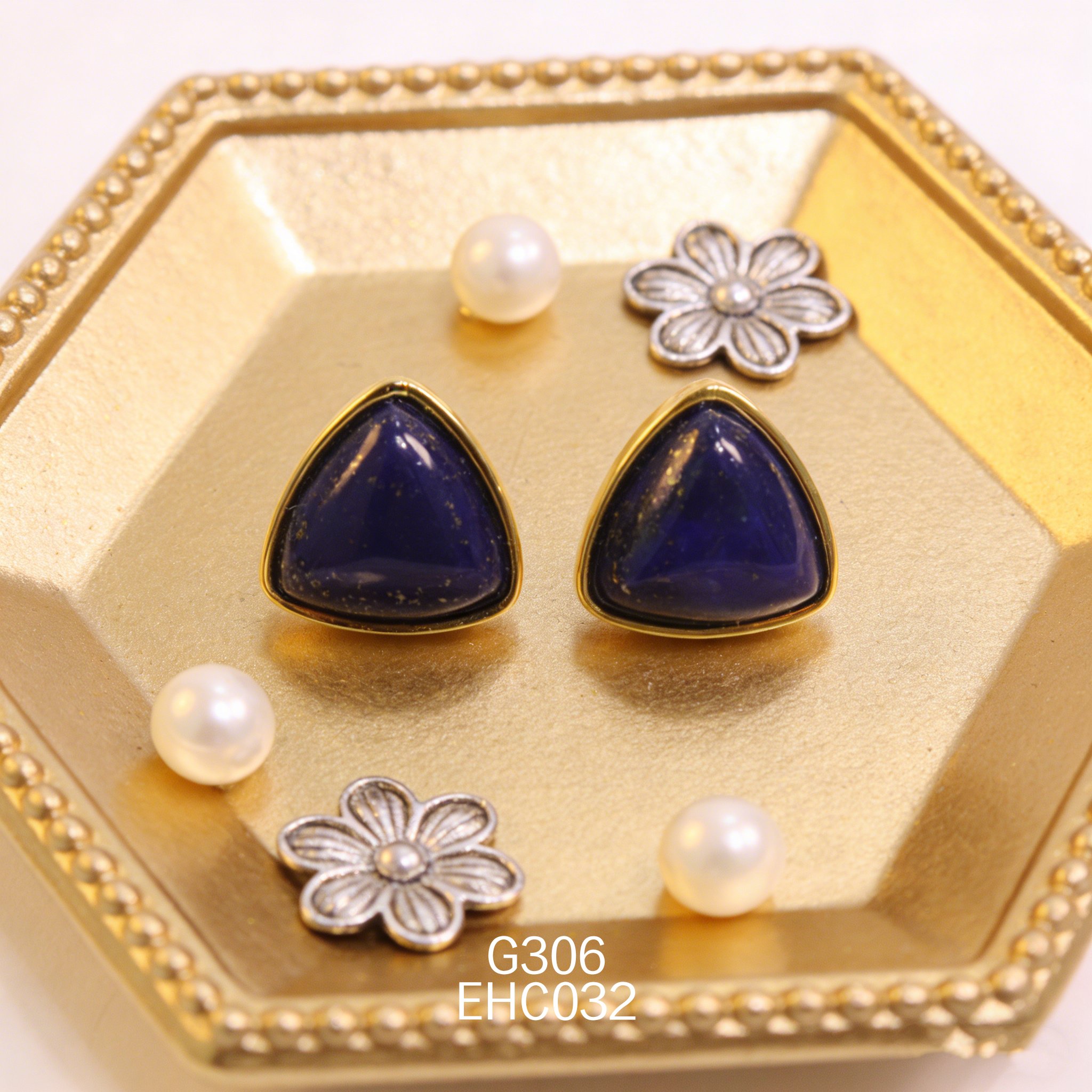 电镀黄金 10 x 10mm 三角青金耳环