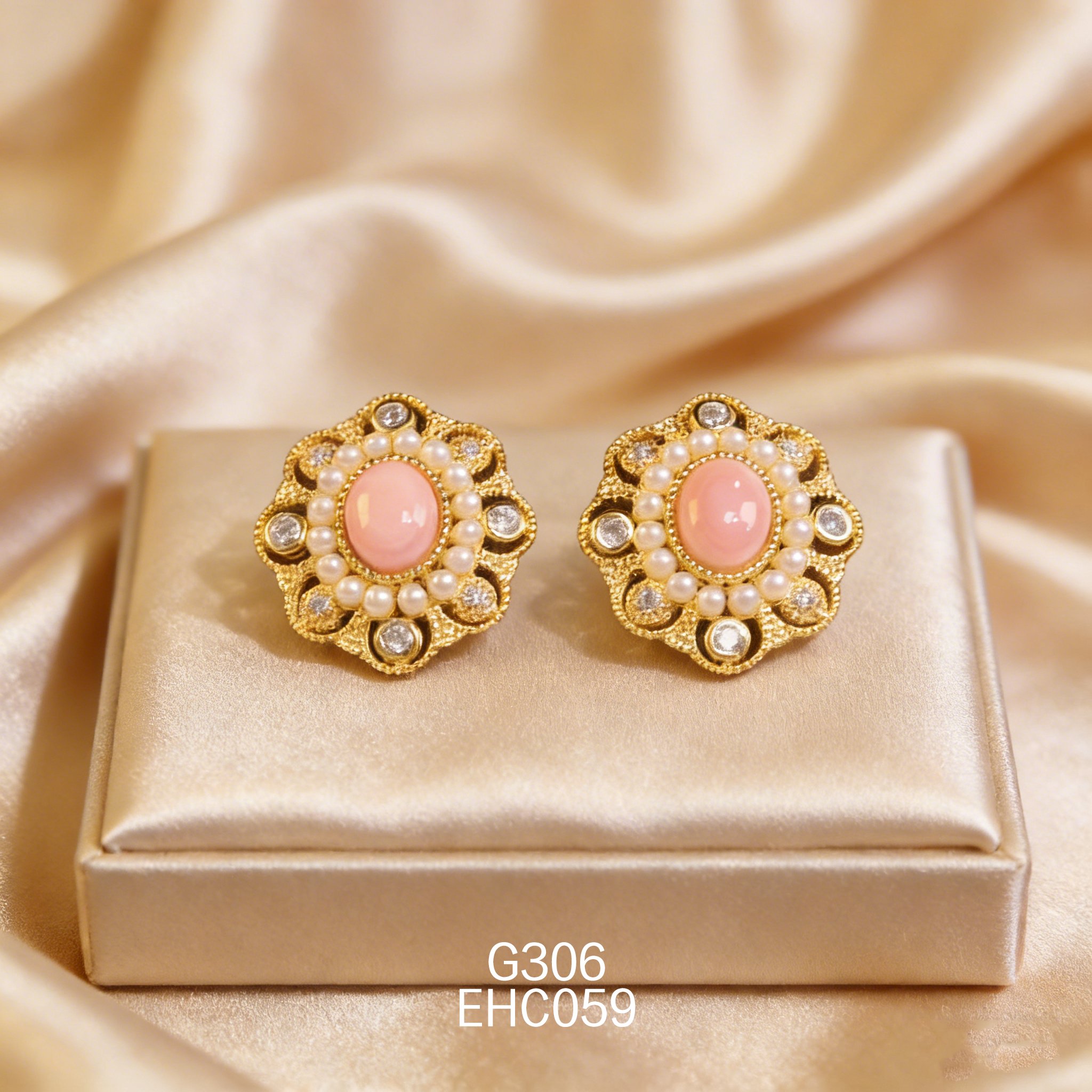 电镀黄金 6 x 8mm 女皇贝耳环