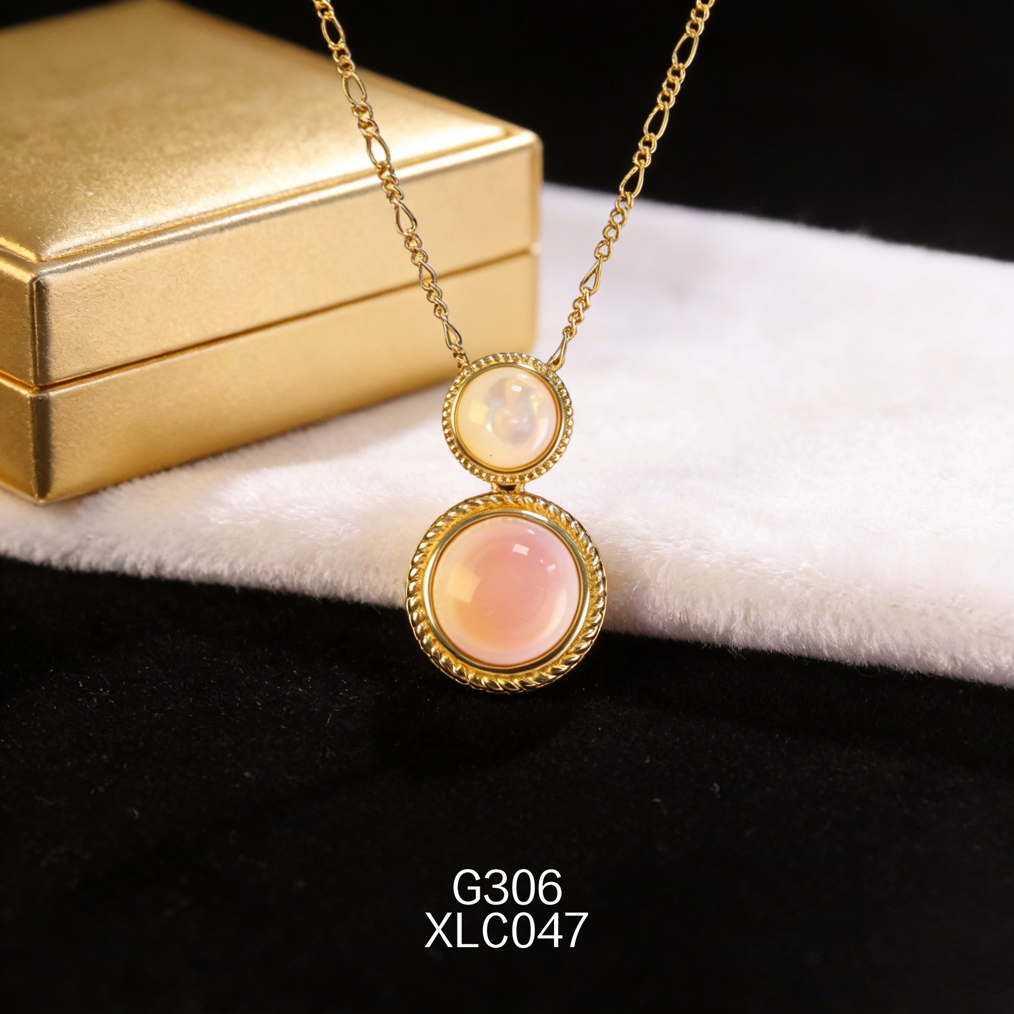 电镀黄金 8 x 4mnm 白贝 12 x 5mm 女皇贝项链