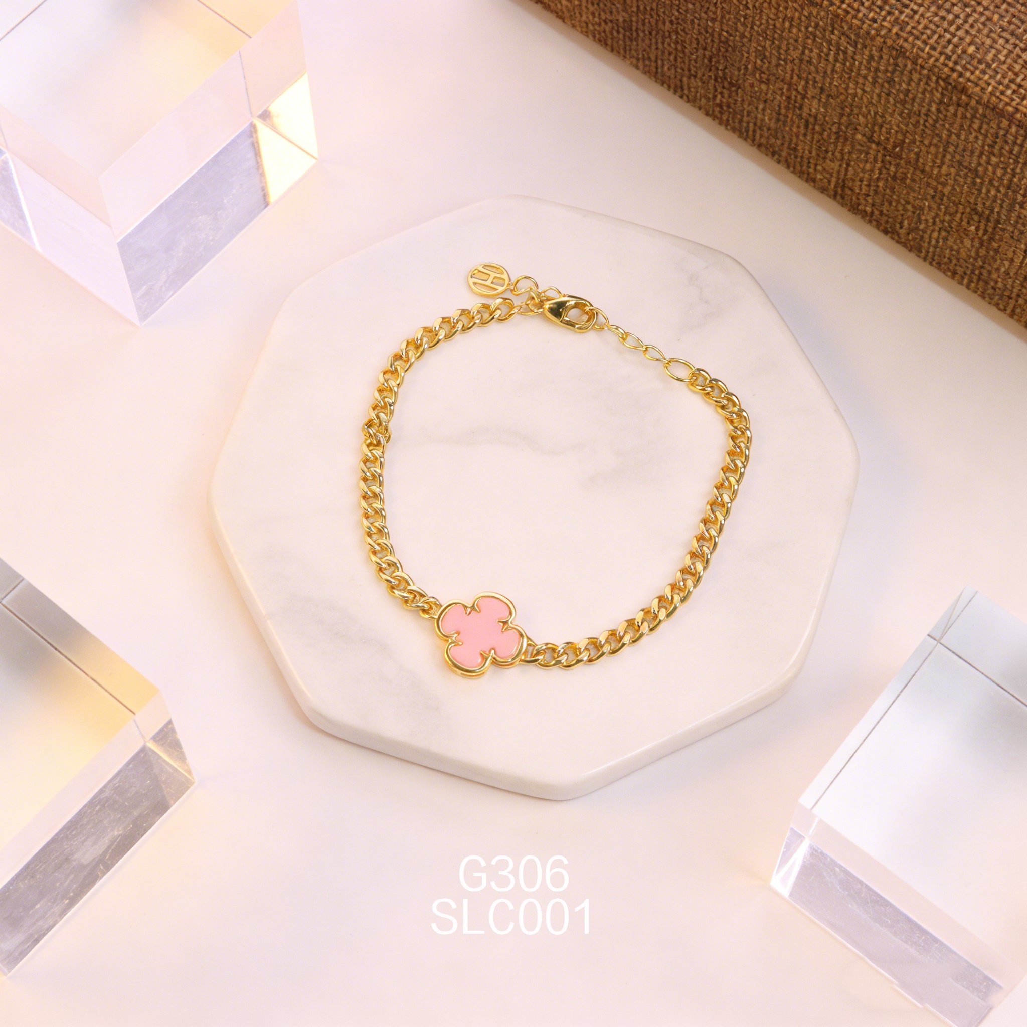 电镀黄金女皇贝手链