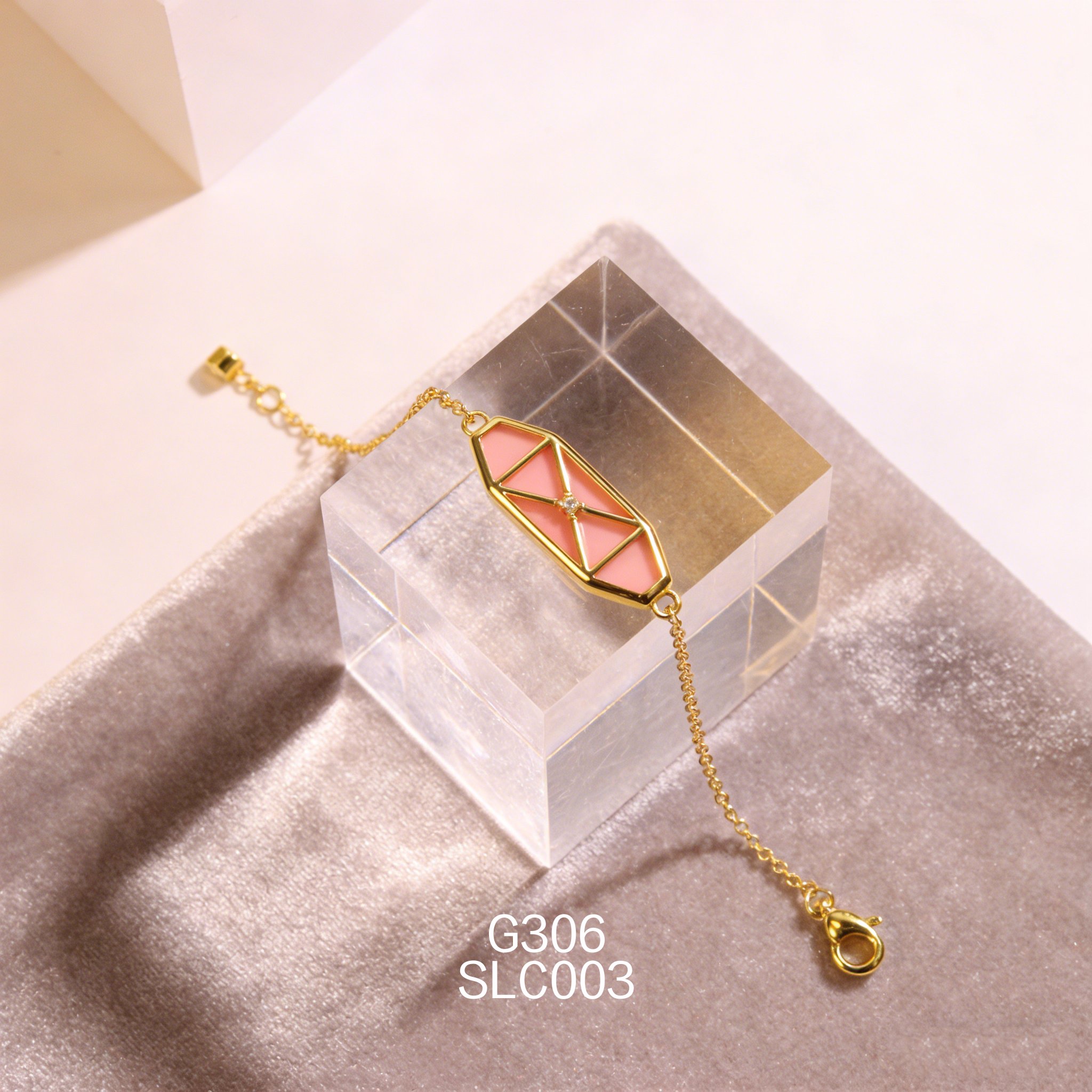 電鍍黃金六角女皇貝手鏈