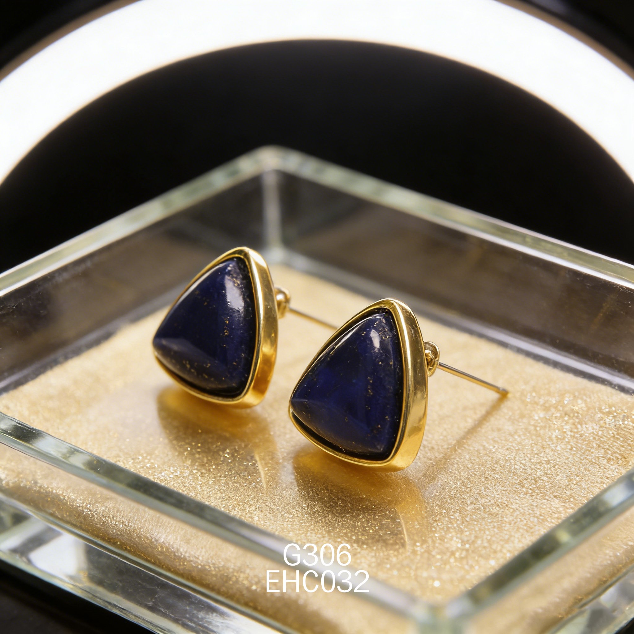 電鍍黃金 10 x 10mm 三角青金耳環