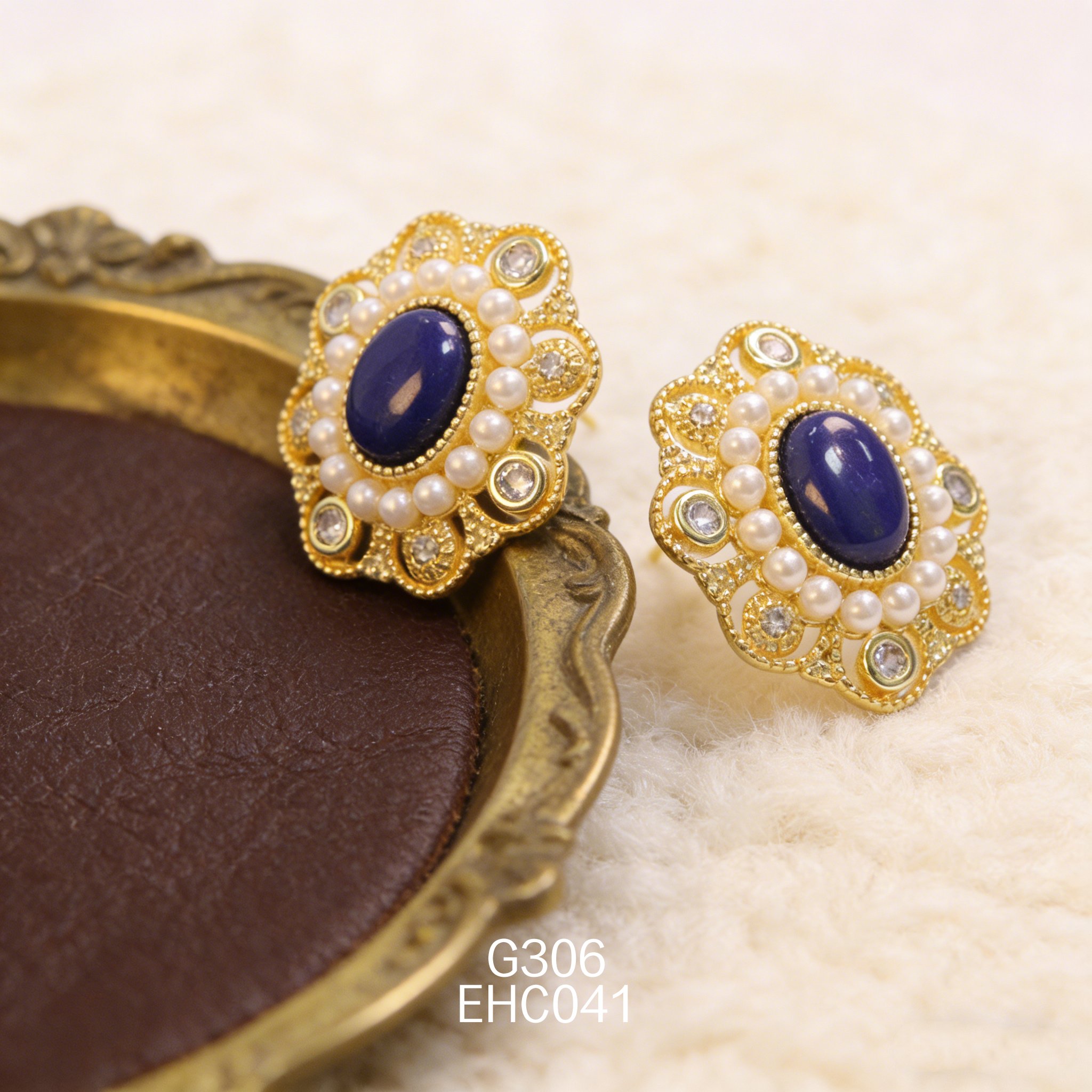 電鍍黃金 6 x 8mm 青金耳環