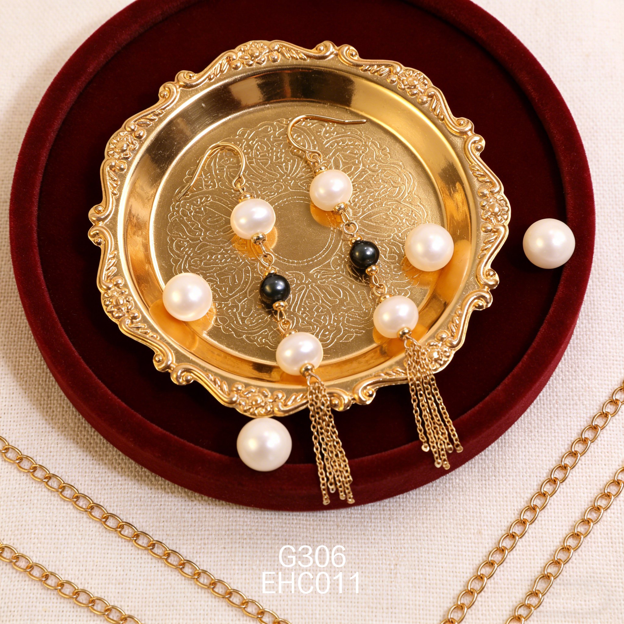 电镀黄金黑白珍珠耳环