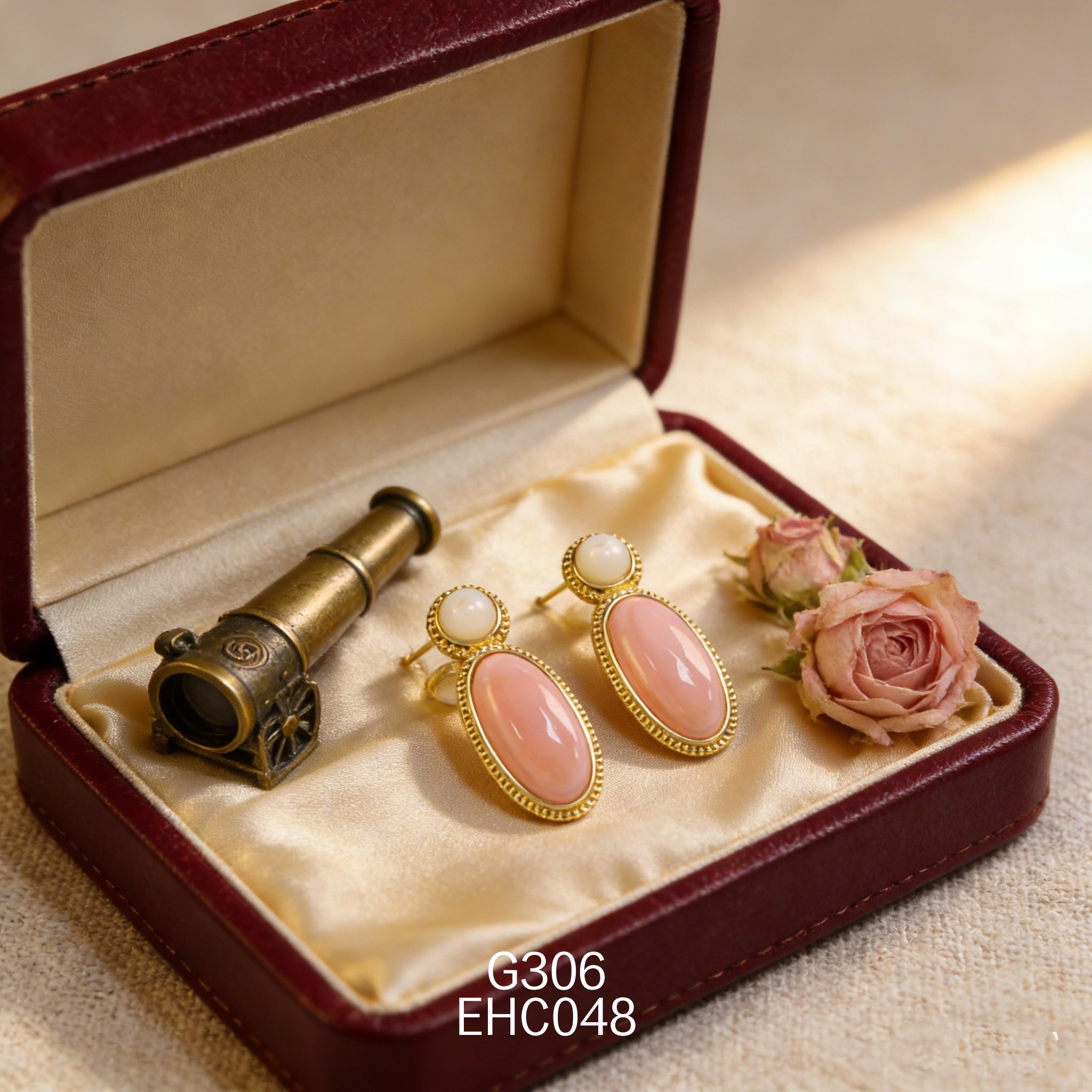 电镀黄金白贝女皇贝耳环