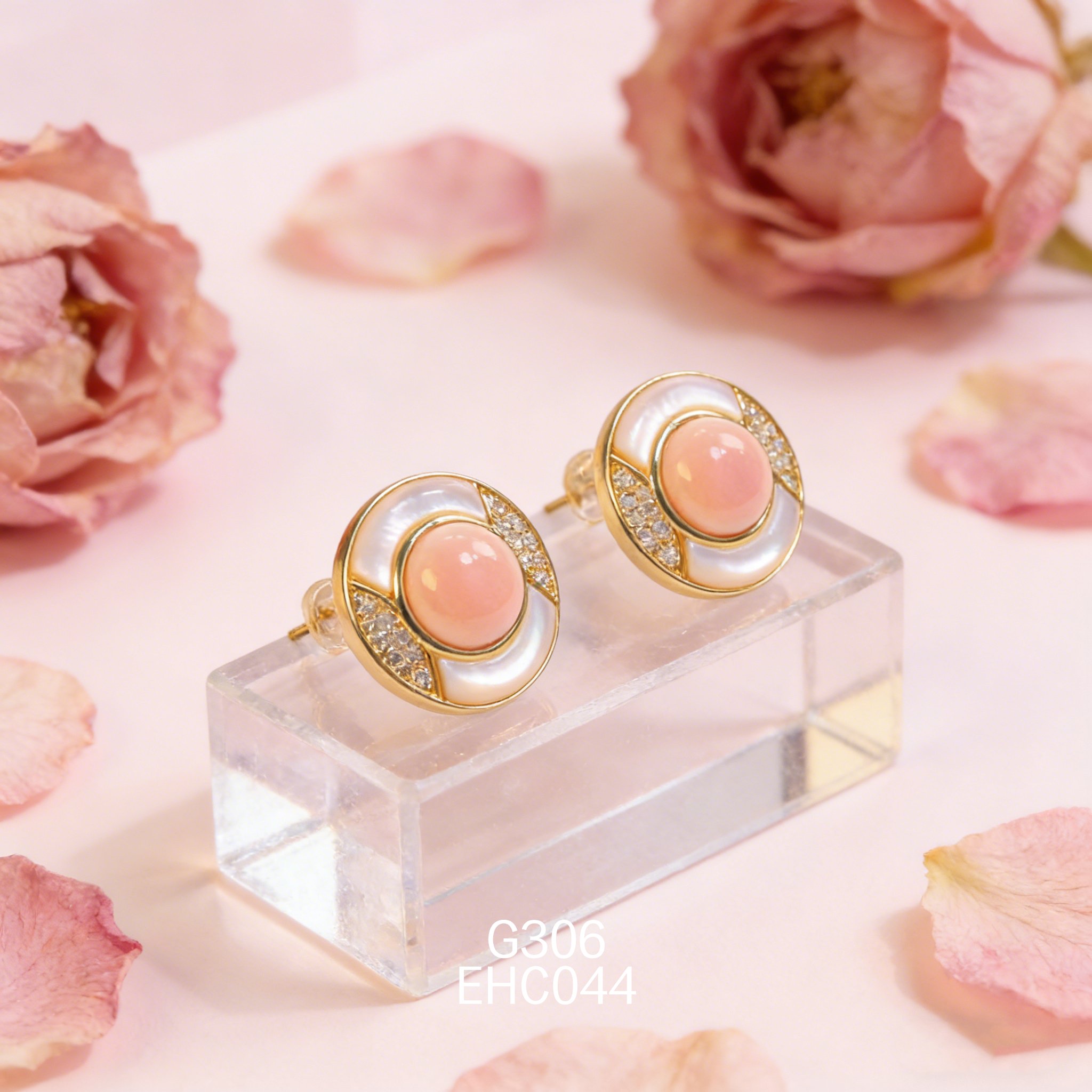 电镀黄金白贝 8 x 4mm 女皇贝耳环